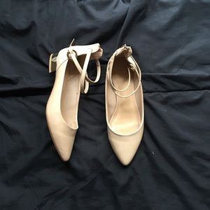 Apt.9 nude flats